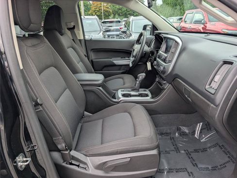 Used 2022 Chevrolet Colorado LT AWD/4WD image 12