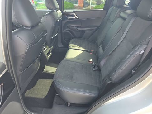 Used 2024 Mitsubishi Outlander SE AWD/4WD image 24