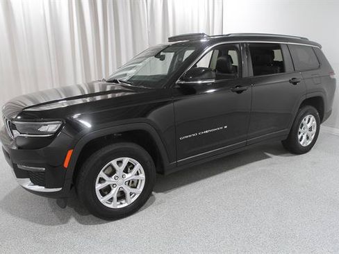 Used 2023 Jeep Grand Cherokee L Limited AWD/4WD image 3