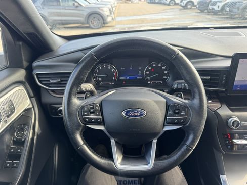 Used 2020 Ford Explorer Limited w/ Class III Trailer Tow Package image 9