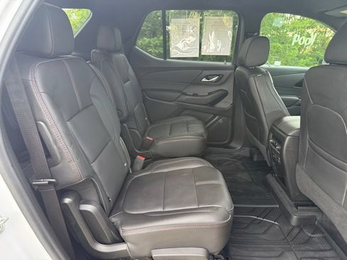 Used 2023 Chevrolet Traverse RS w/ LPO, Floor Liner Package FWD image 16