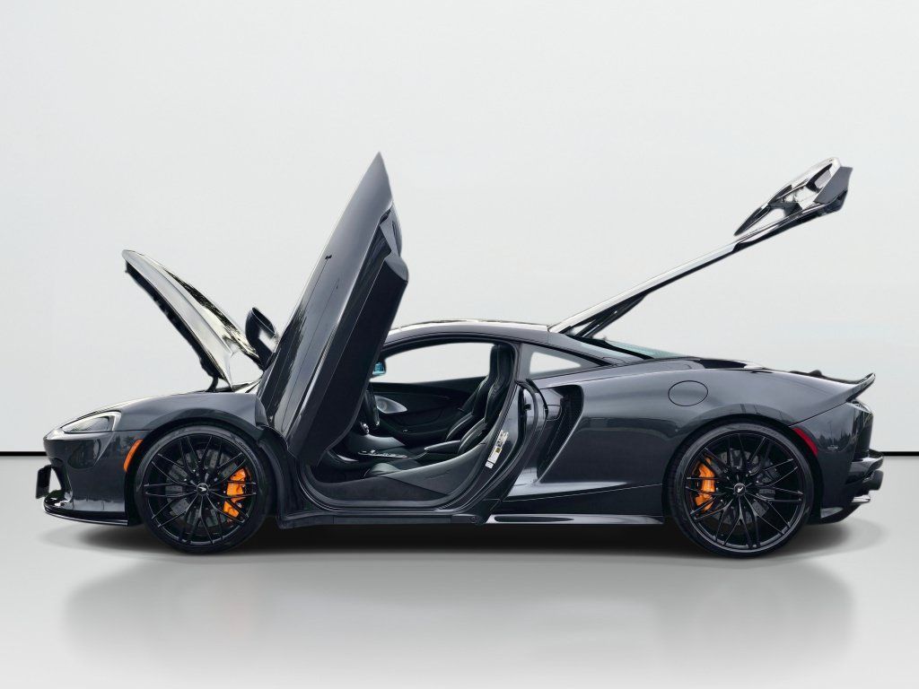 Used 2022 McLaren GT RWD image 10