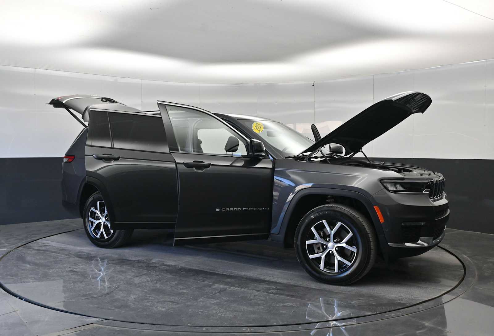 Used 2023 Jeep Grand Cherokee L Limited w/ Luxury Tech Group II AWD/4WD image 45