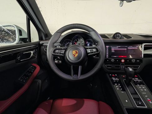 New 2026 Porsche Macan AWD/4WD image 21