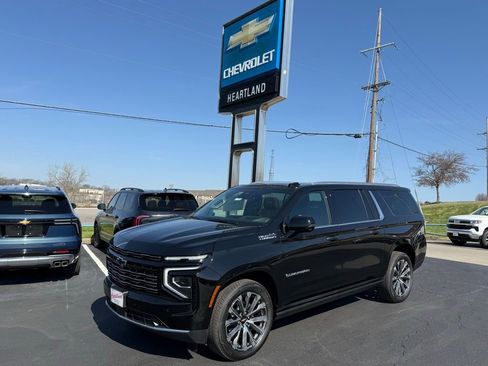 New 2026 Chevrolet Suburban High Country AWD/4WD image 1