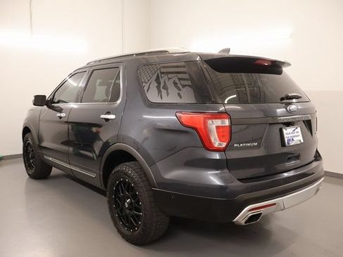 Used 2017 Ford Explorer Platinum AWD/4WD image 4
