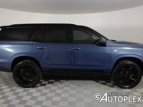 Used 2026 Cadillac Escalade Platinum Sport w/ LPO, Floor Liner Package image 4