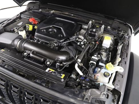 Used 2024 Jeep Wrangler Unlimited Sport AWD/4WD image 19