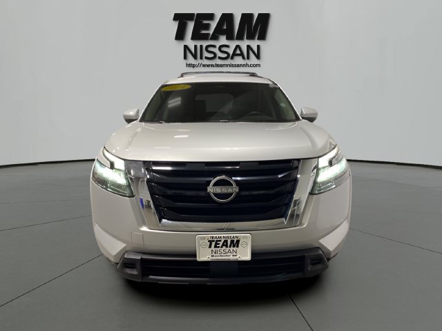 Used 2024 Nissan Pathfinder SV w/ Cargo Package AWD/4WD image 2