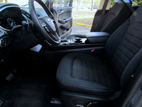 Used 2016 Ford Edge SEL image 9