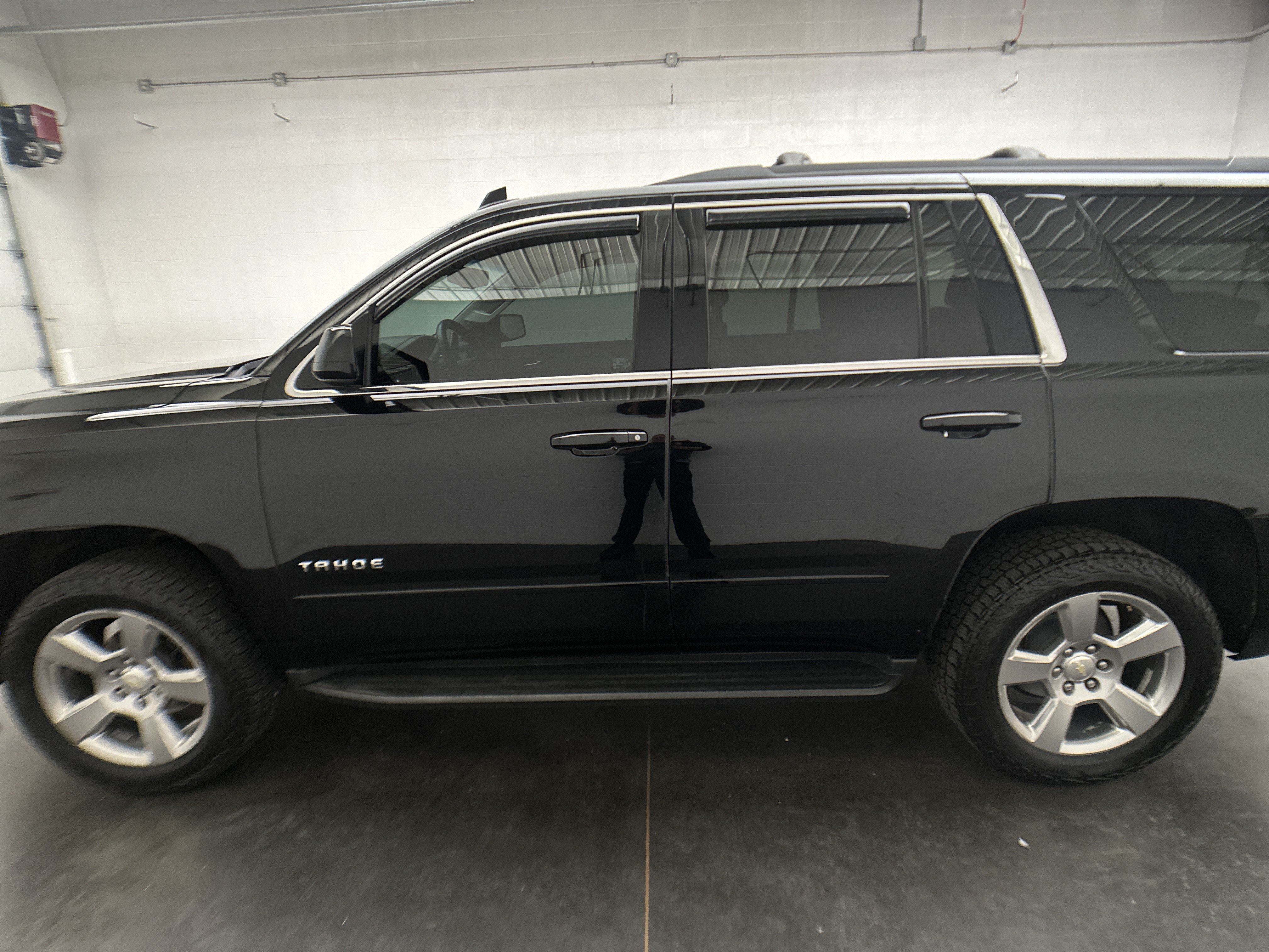 Used 2018 Chevrolet Tahoe LS w/ All-Season Package AWD/4WD image 5