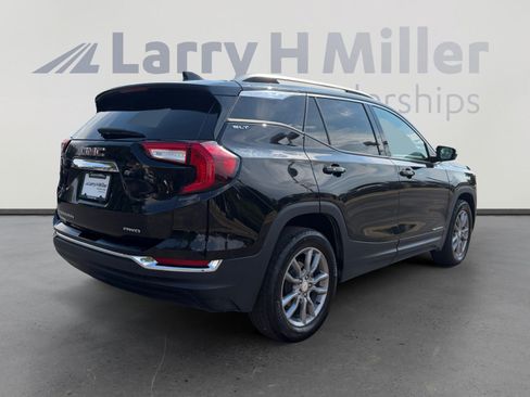 Used 2024 GMC Terrain SLT AWD/4WD image 5
