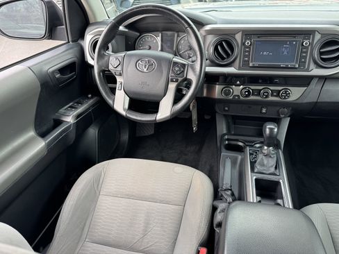 Used 2017 Toyota Tacoma SR5 w/ Tow Package image 5