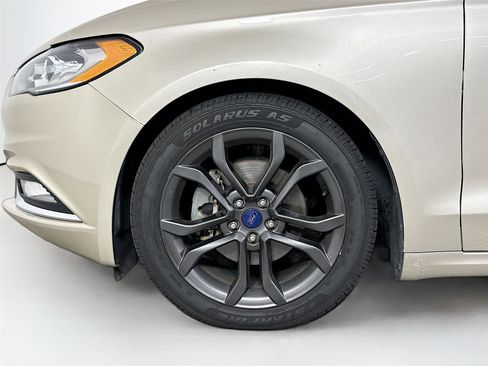 Used 2018 Ford Fusion SE w/ Equipment Group 201A image 13