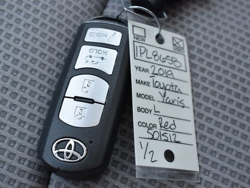 Used 2019 Toyota Yaris L image 13