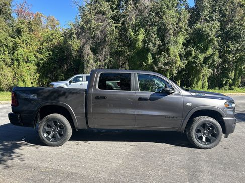 New 2026 RAM 1500 4x4 Crew Cab image 8