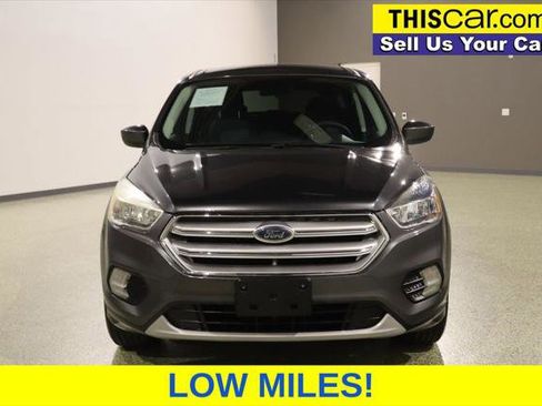 Used 2017 Ford Escape SE FWD image 3
