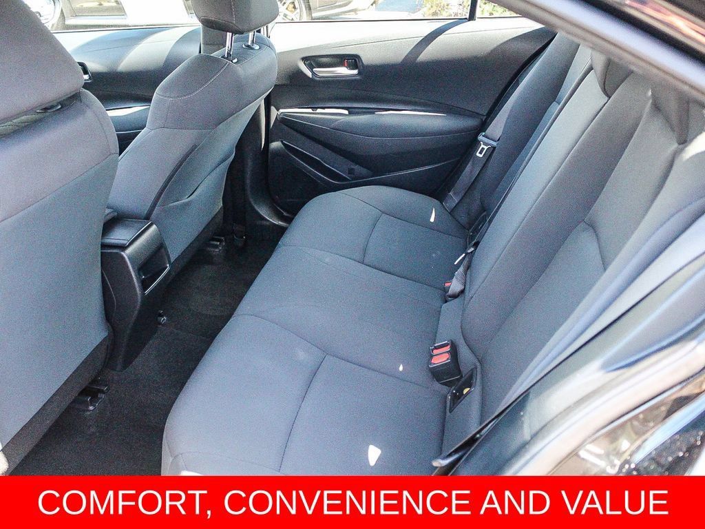 Used 2021 Toyota Corolla LE FWD image 17