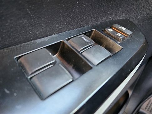 Used 2018 Toyota Tundra SR5 image 32