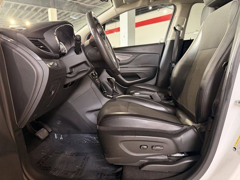 Used 2020 Buick Encore Preferred image 9
