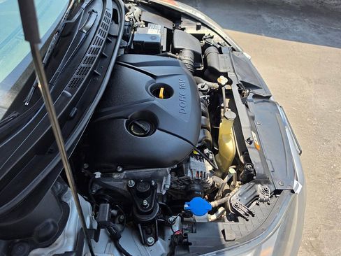 Used 2013 Hyundai Elantra GLS FWD image 47