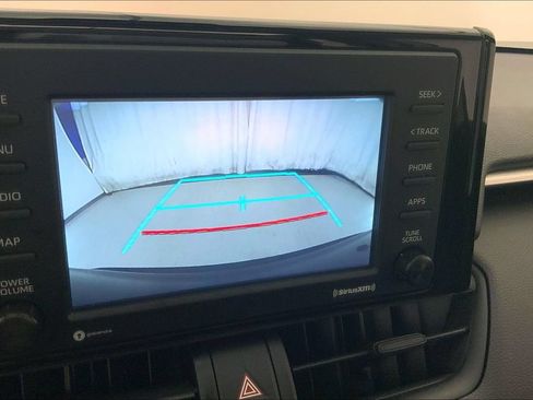 Used 2021 Toyota RAV4 XLE w/ Convenience Package AWD/4WD image 17