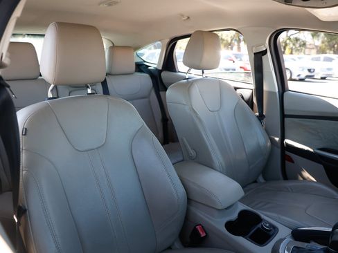 Used 2012 Ford Focus SEL image 18