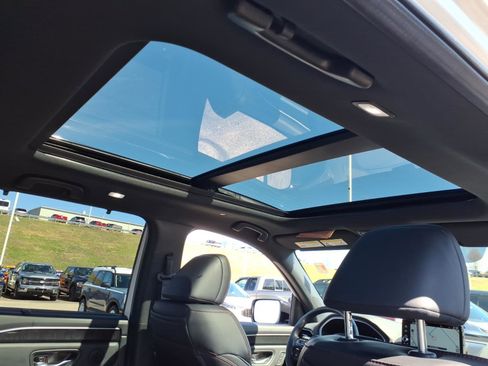 Used 2025 Honda Pilot Black Edition image 11