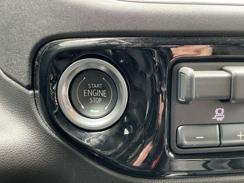 Used 2025 Chevrolet Silverado 1500 LT image 22