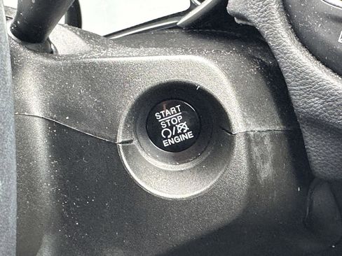 Used 2018 Jeep Compass Latitude w/ Popular Equipment Group image 32