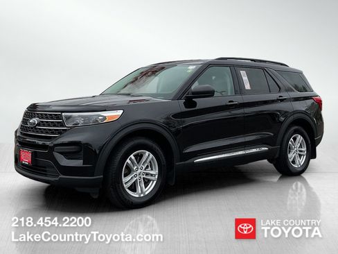 Used 2024 Ford Explorer XLT w/ Class IV Trailer Tow Package AWD/4WD image 1