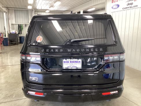 Used 2023 Jeep Grand Wagoneer Series II w/ Quick Order Packagew 28T AWD/4WD image 4