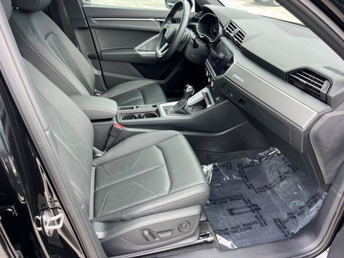 Used 2021 Audi Q3 2.0T Premium Plus w/ Premium Plus Package AWD/4WD image 13