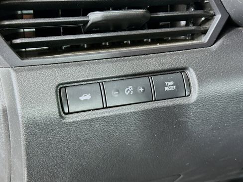 Used 2024 Nissan Altima 2.5 SV image 17