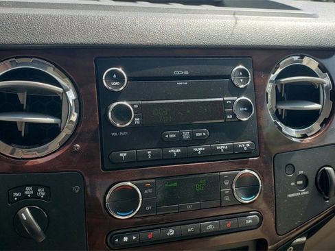 Used 2010 Ford F350 Lariat image 9