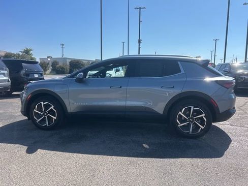 New 2026 Chevrolet Equinox EV LT image 6
