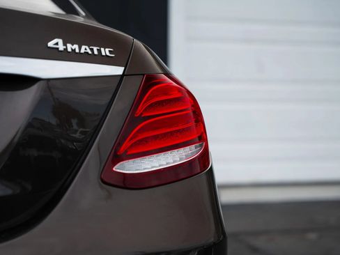 Used 2017 Mercedes-Benz E 300 4MATIC image 24