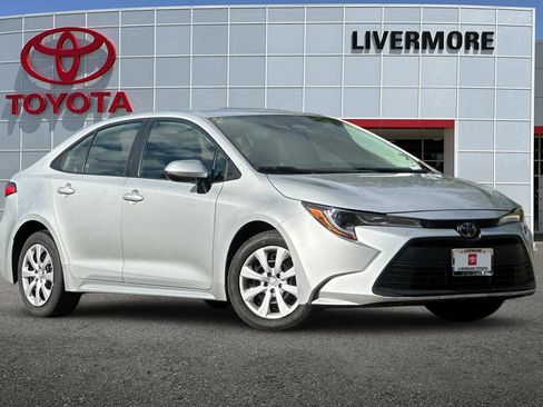 Used 2024 Toyota Corolla LE FWD image 2