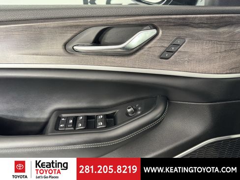 Used 2024 Jeep Grand Cherokee Limited 4xe AWD/4WD image 12