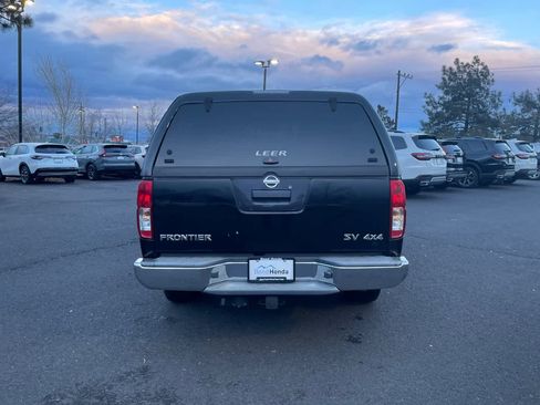 Used 2017 Nissan Frontier SV image 7