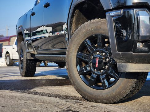 Used 2024 GMC Sierra 2500 AT4 w/ AT4 Premium Plus Package image 18