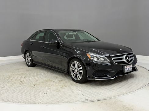 Used 2014 Mercedes-Benz E 250 BlueTEC Sedan image 7