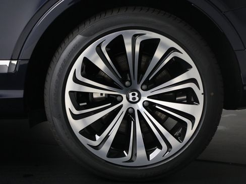 New 2025 Bentley Bentayga image 11