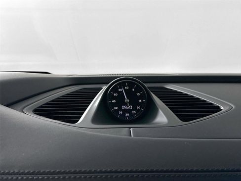 Certified 2025 Porsche Macan Electric RWD image 25