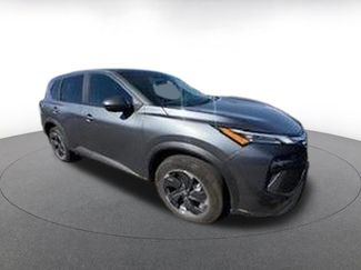 Used 2025 Nissan Rogue SV video 2