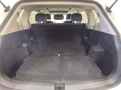 Certified 2022 Volkswagen Tiguan SE FWD image 18