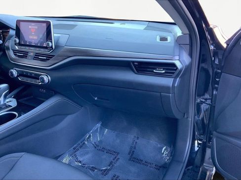 Used 2023 Nissan Altima 2.5 SV image 18
