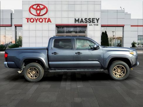 Used 2020 Toyota Tacoma SR5 image 2