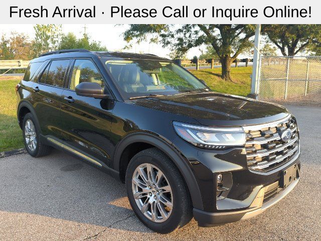 Used 2025 Ford Explorer Active w/ Active Comfort Package AWD/4WD image 1