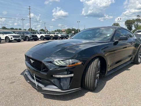 Used 2019 Ford Mustang Coupe w/ Black Accent Package RWD image 22